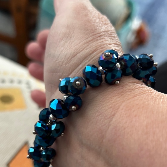 Elegant Blue Beaded Bracelet - Picture 4 of 4